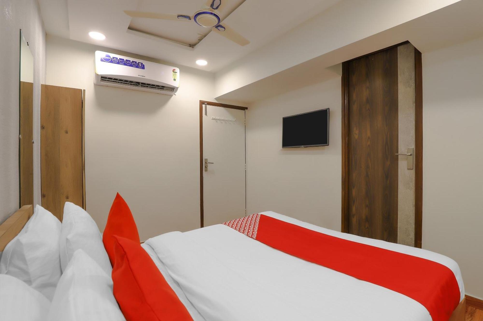 Oyo Hotel Shree Niwas Ahmadábád Exteriér fotografie